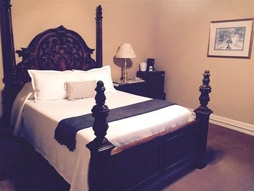 The Woodford Inn 베르사유 외부 사진